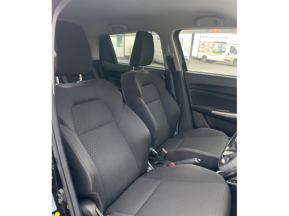 2020 Suzuki Swift - image 12