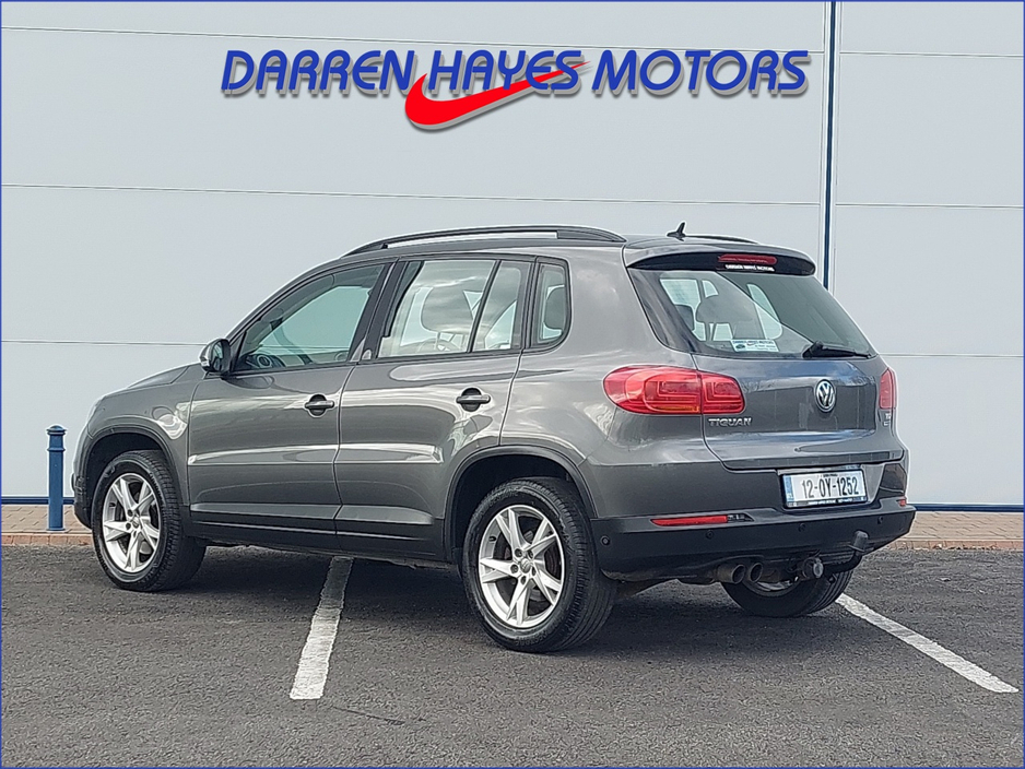 2012 Volkswagen Tiguan - image 6