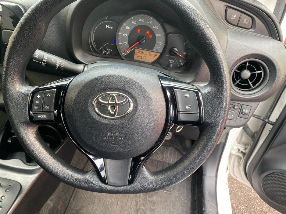 2018 Toyota Vitz - image 8