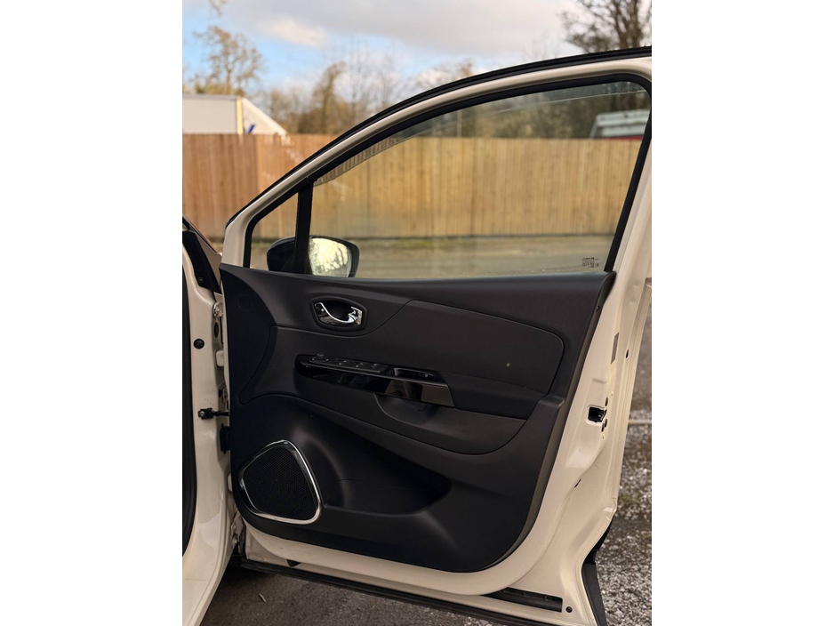 2016 Renault Captur - image 21