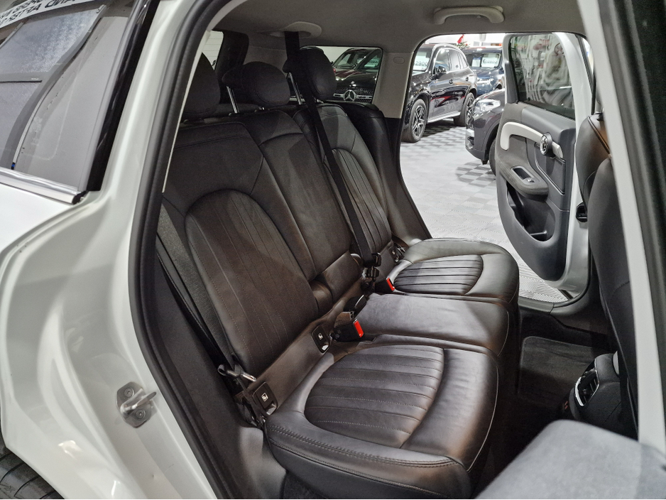 2021 MINI Countryman SE ALL4 EXCLUSIVE (PLUG IN HYBRID) AUTOMATIC **ONE OWNER / HUGE SPEC / APPLE CARPLAY / CRUISE CONTROL / FULL BLACK LEATHER / HEATED FRONT SEATS / REVERSE CAMERA / REAR TINTED GLASS / SAT NAV** €27,900