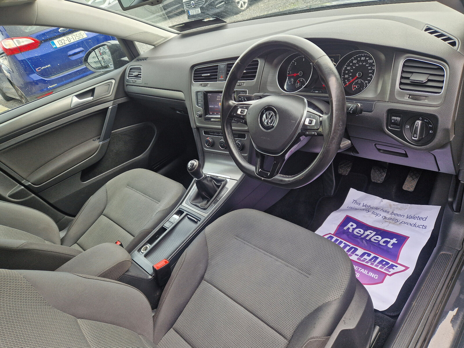 2013 Volkswagen Golf - image 11