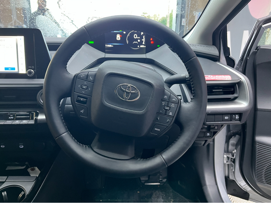 2025 Toyota Prius - image 7