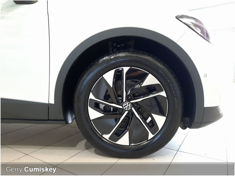 2025 Volkswagen ID.4 - image 8