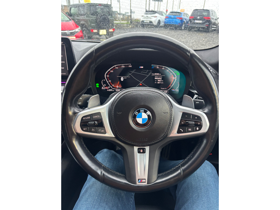 2023 BMW 5 Series - image 7