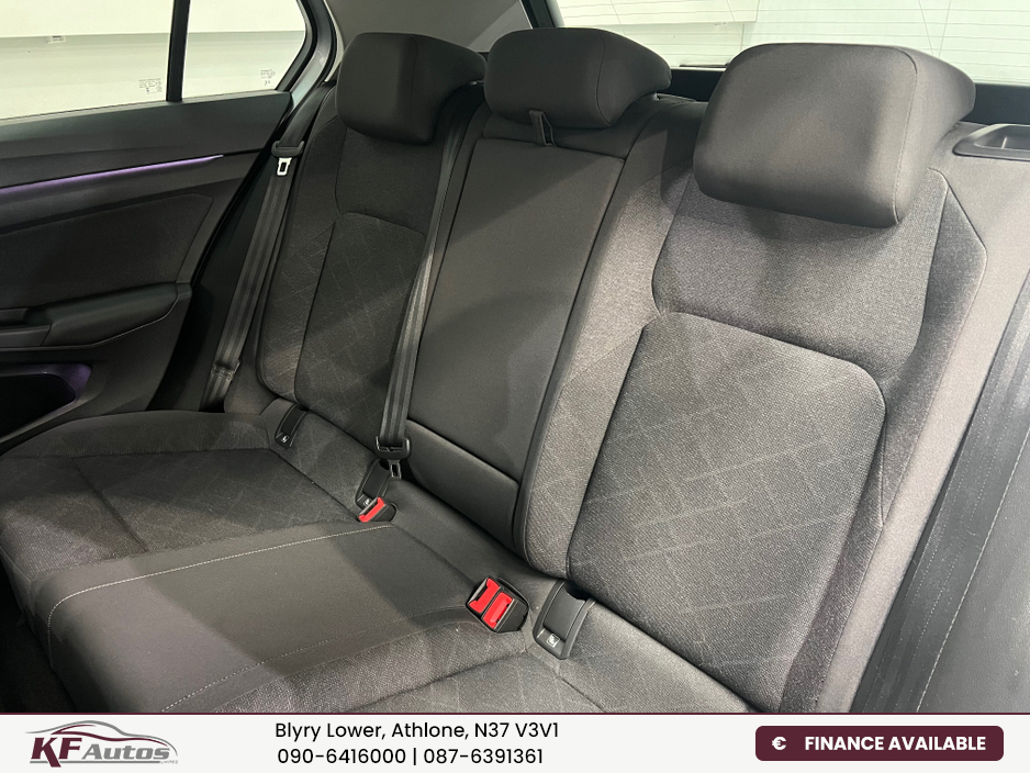 2023 Volkswagen Golf - image 15