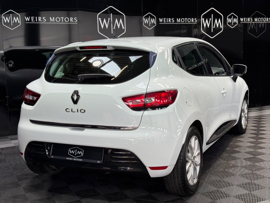 2017 Renault Clio - image 9