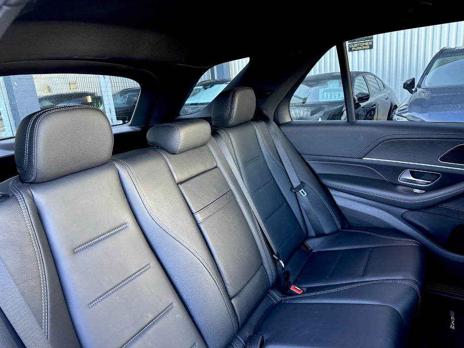 2022 Mercedes-Benz GLE Class - image 12