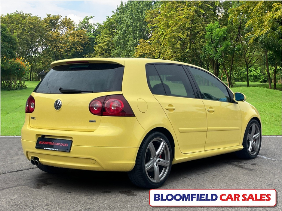 2009 Volkswagen Golf - image 7