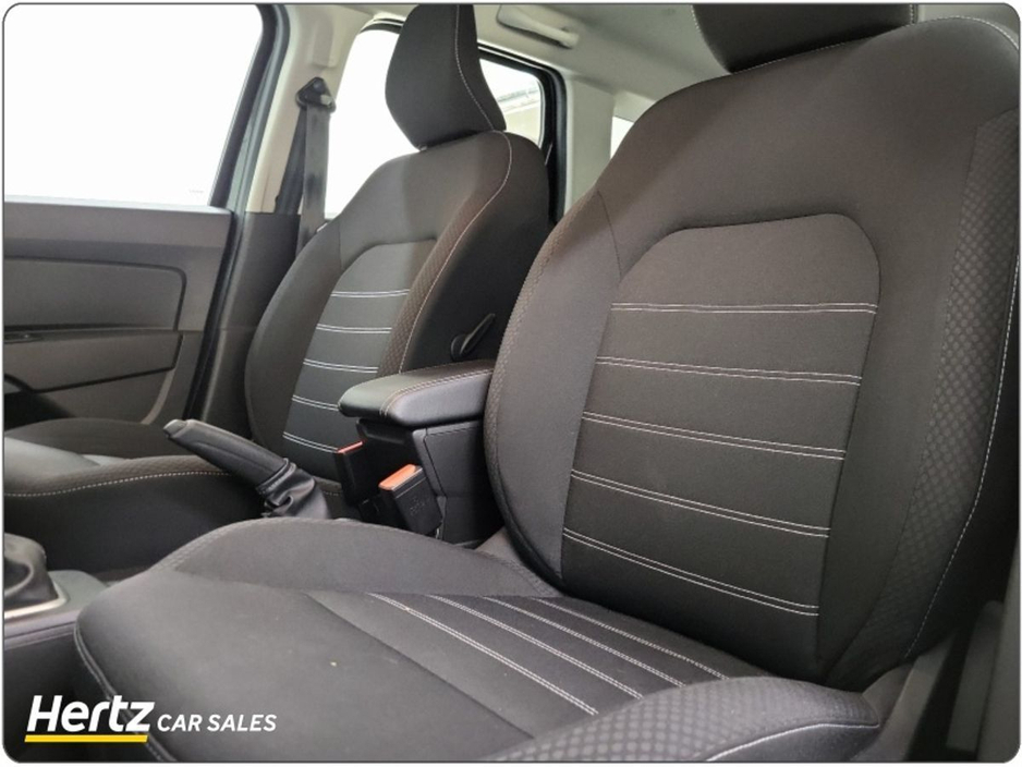 2023 Dacia Duster - image 5