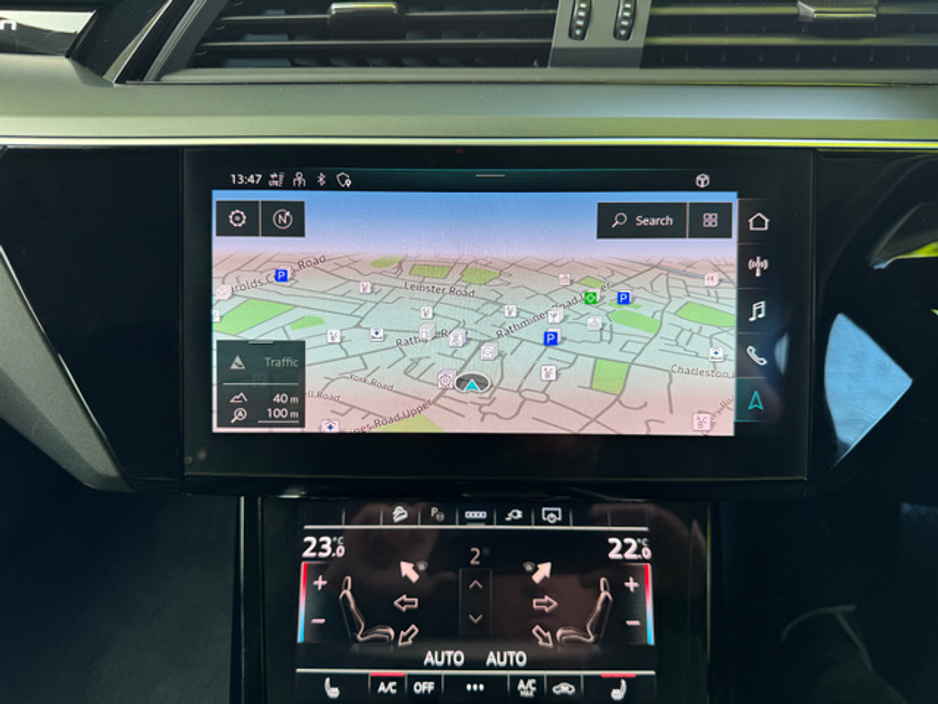 2022 Audi e-tron - image 10