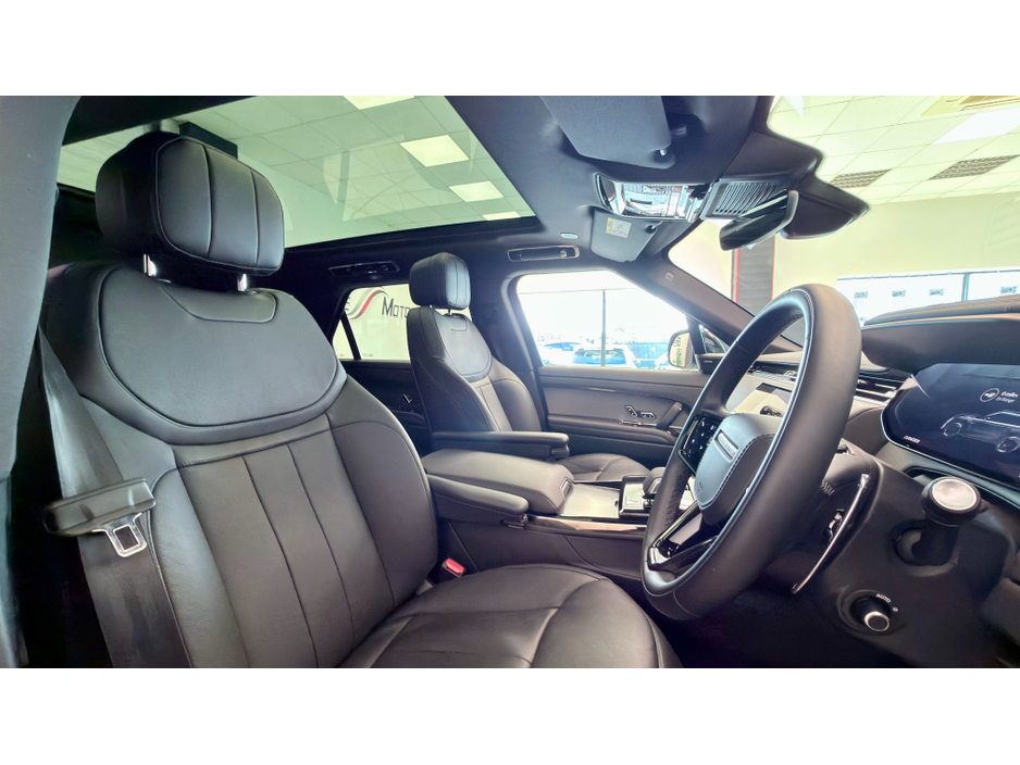 2025 Land Rover Range Rover Sport - image 10