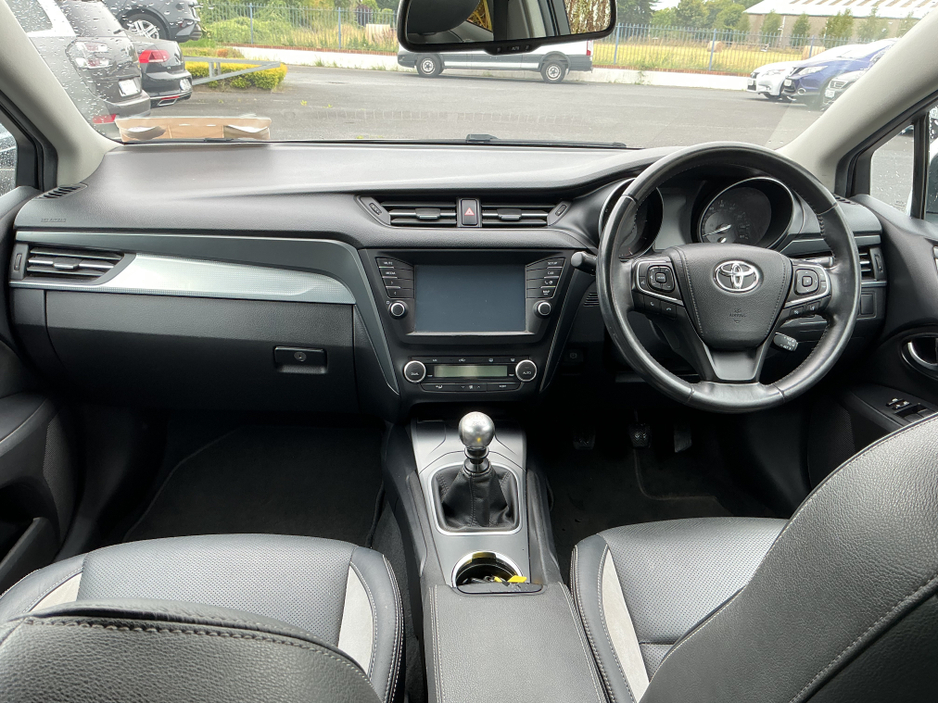 2017 Toyota Avensis 2.0 D-4D BUS EDITION PLUS OVERMOUNT 141BHP 4DR €10,995