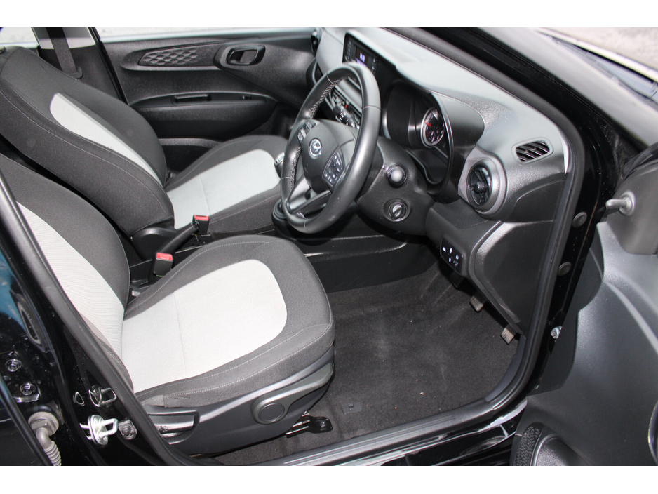 2022 Hyundai i10 - image 11