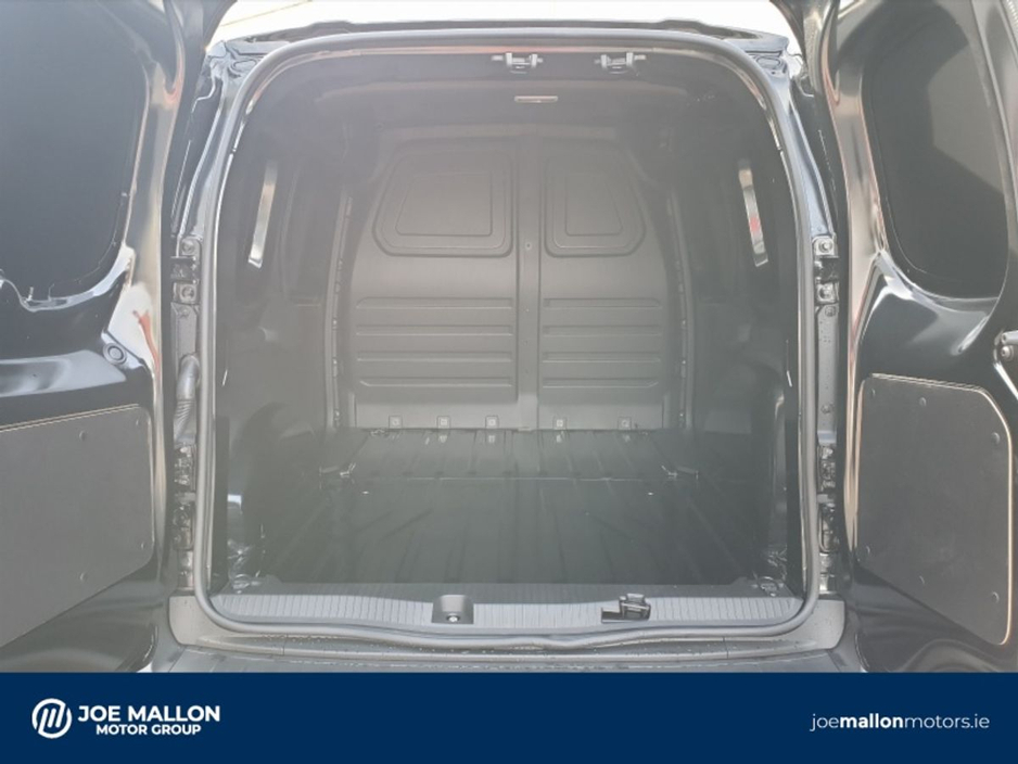 2026 Renault Kangoo - image 13