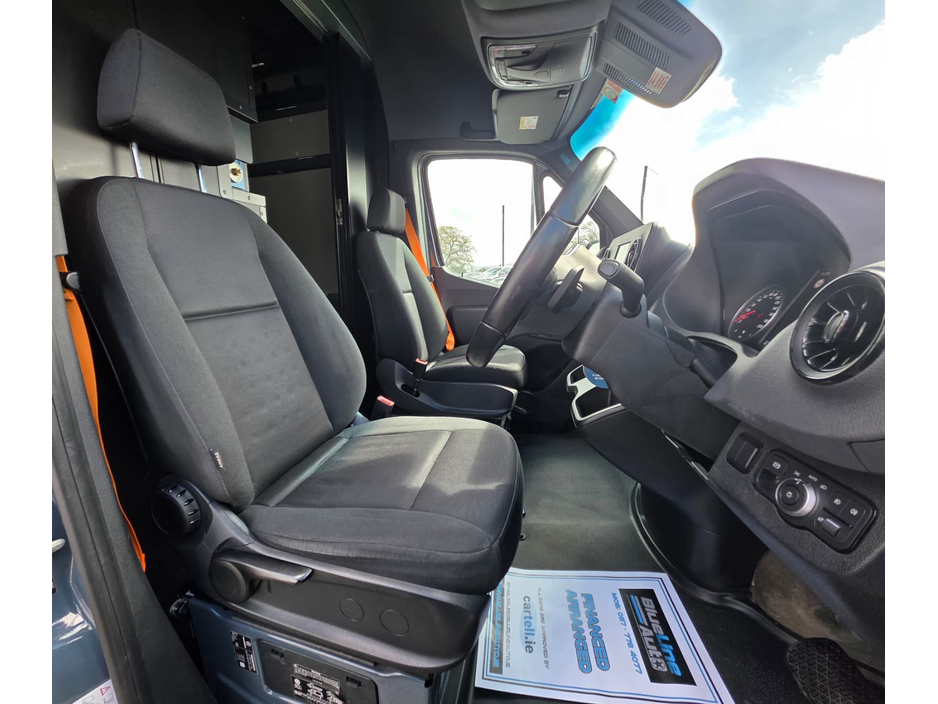 2022 Mercedes-Benz Sprinter - image 8