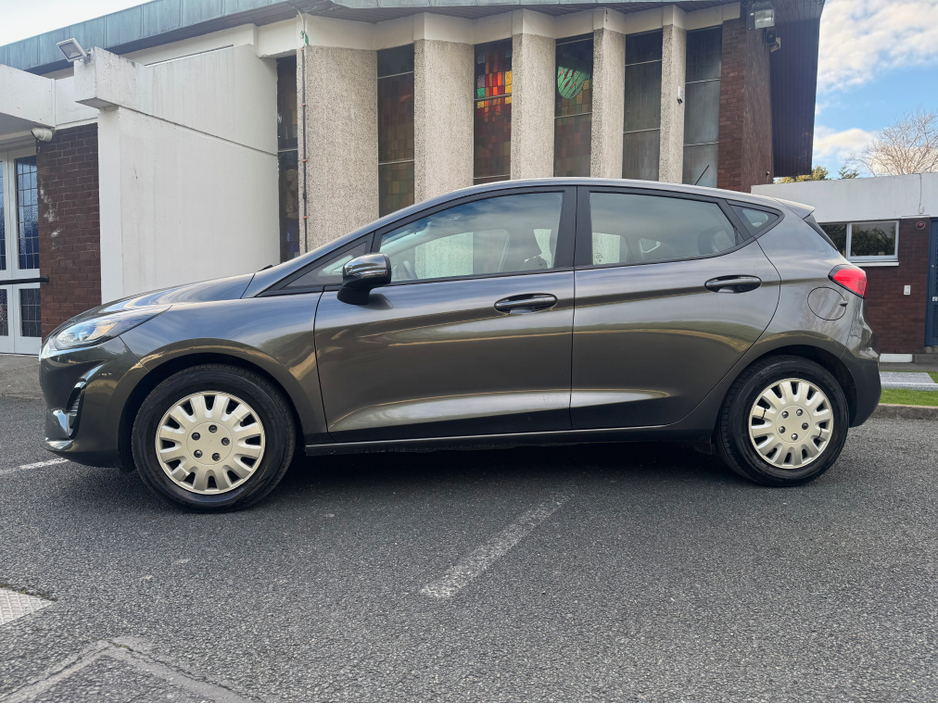 2022 Ford Fiesta - image 16