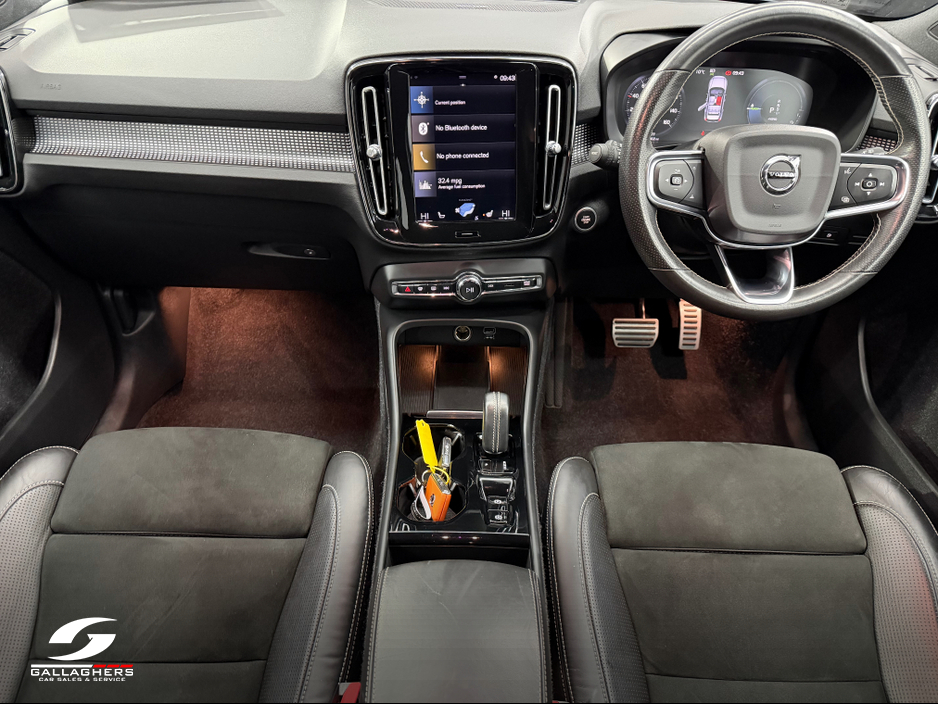 2020 Volvo XC40 - image 16