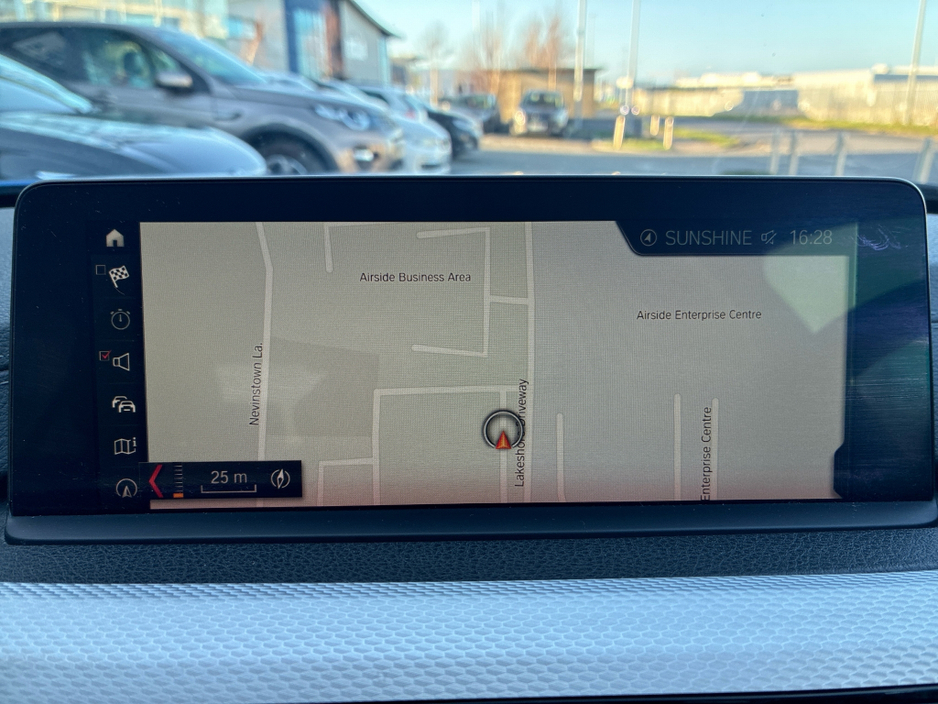 2018 BMW 3 Series - image 17