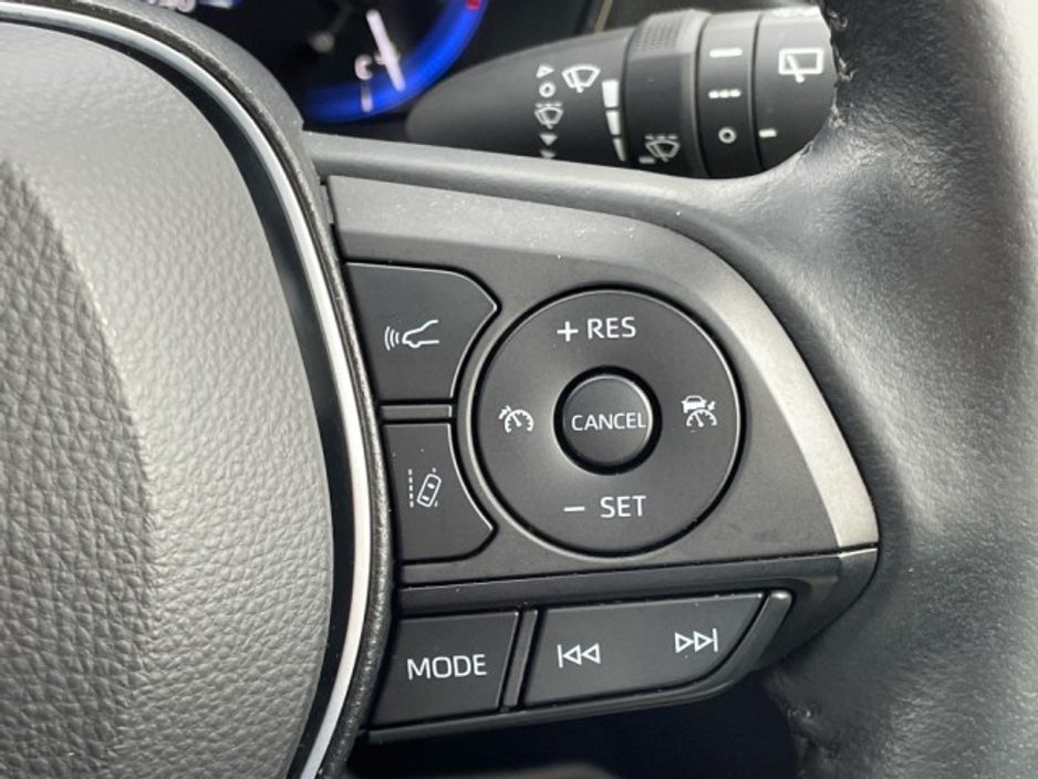 2023 Toyota Corolla Hatchback 5dr Hybrid - Luna Edition - SPECIAL OFFER UNIT - 1.8 Automatic - 1 Owner // Remote Central Locking // Front Electric Windows // Rear Electric Windows // Electric Mirrors // Heated Mirrors €24,899