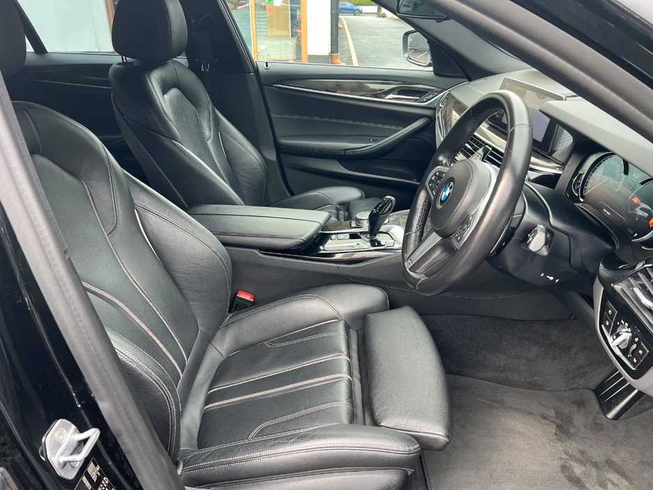 2018 BMW 5 Series - image 17