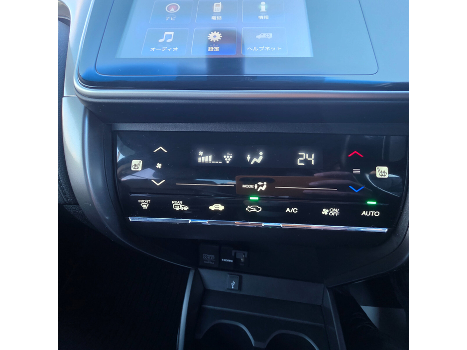 2016 Honda Grace - image 16