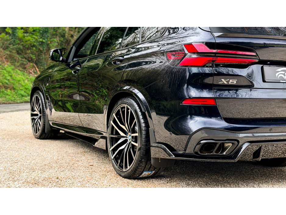 2024 BMW X5 - image 9