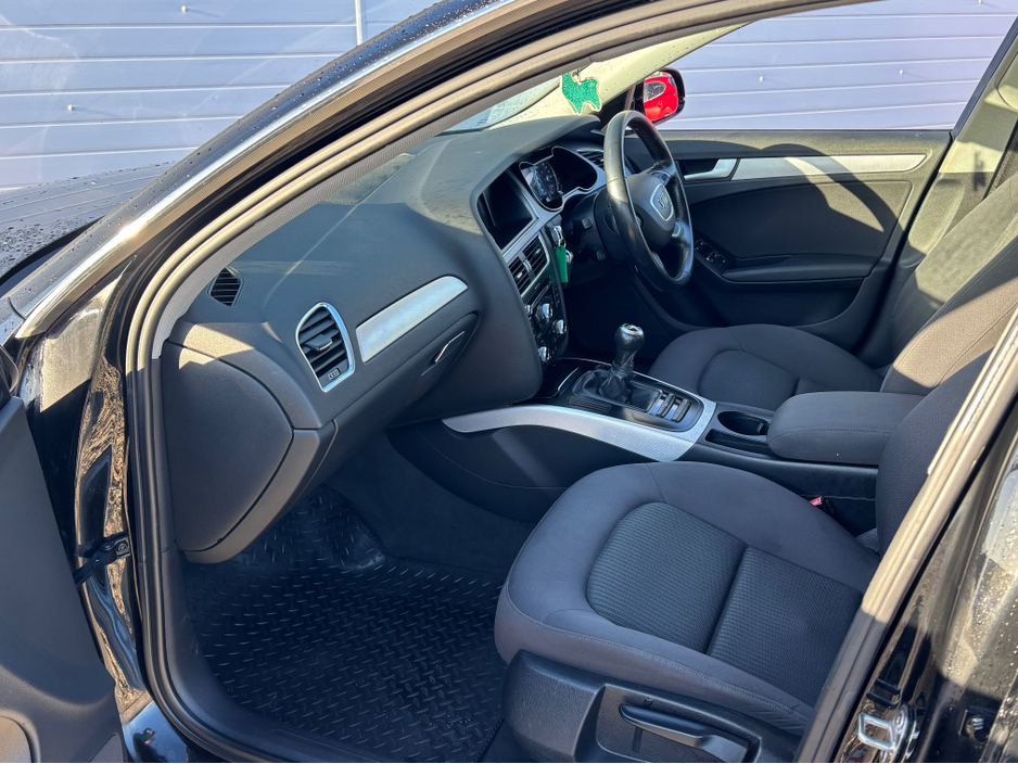 2012 Audi A4 - image 11