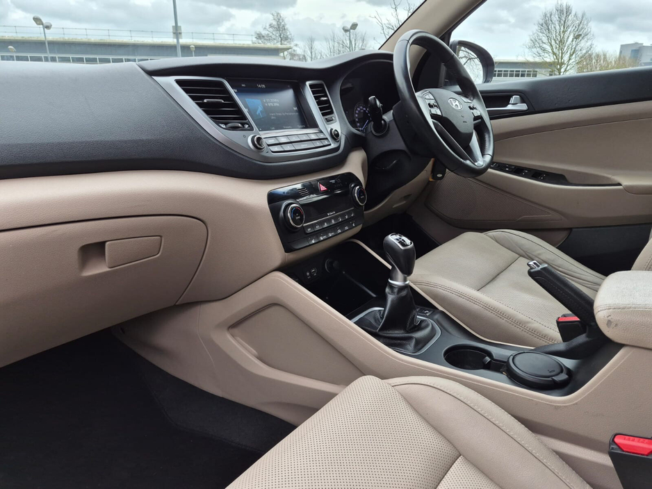 2017 Hyundai Tucson - image 13