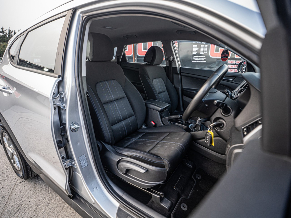 2016 Hyundai Tucson - image 18