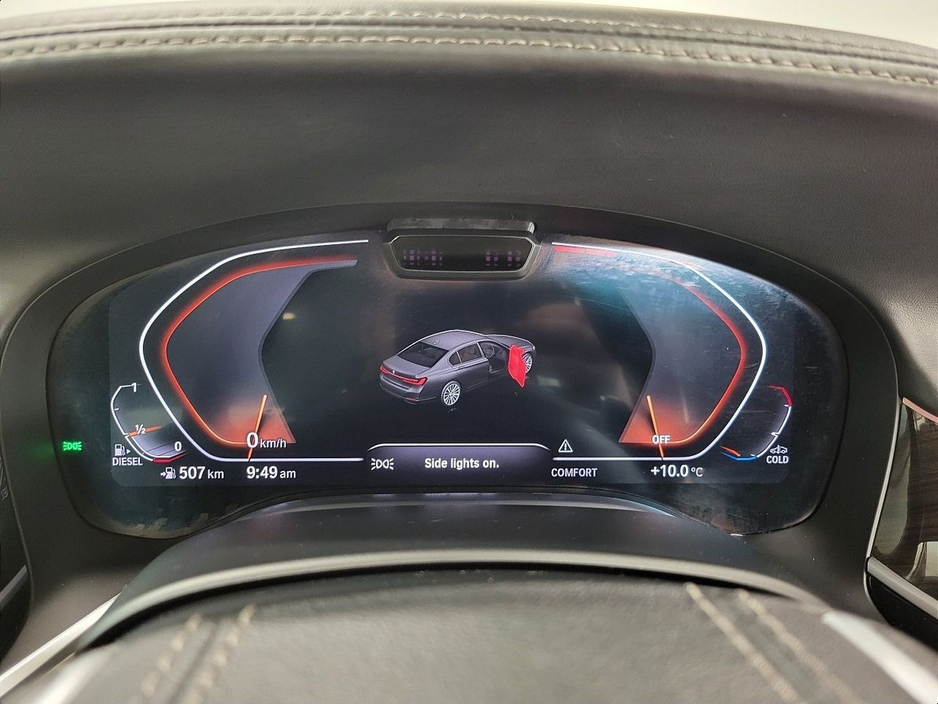 2020 BMW 7 Series - image 9