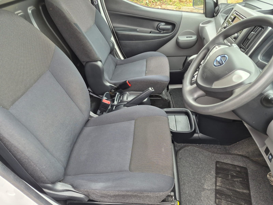 2019 Nissan NV200 - image 14