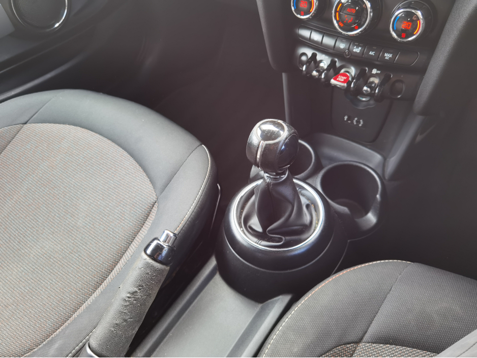 2014 MINI One - image 14