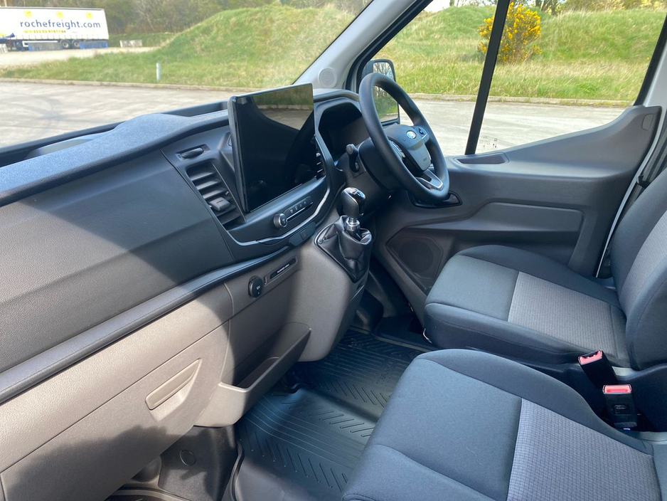 2025 Ford Transit - image 2