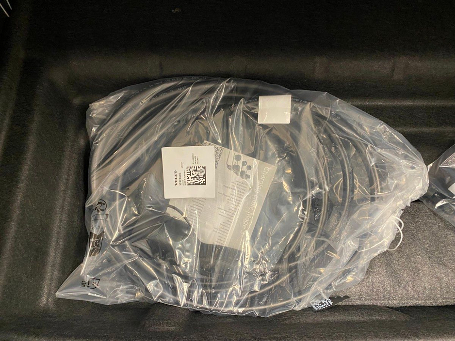 2026 Volvo EX40 - image 25