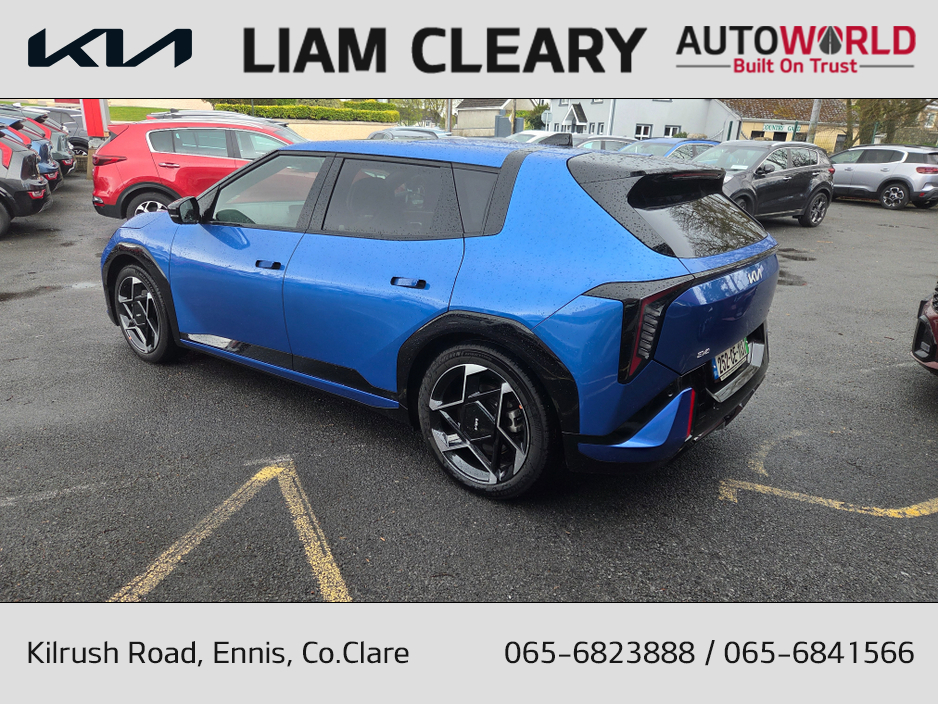 2025 Kia EV4 - image 7