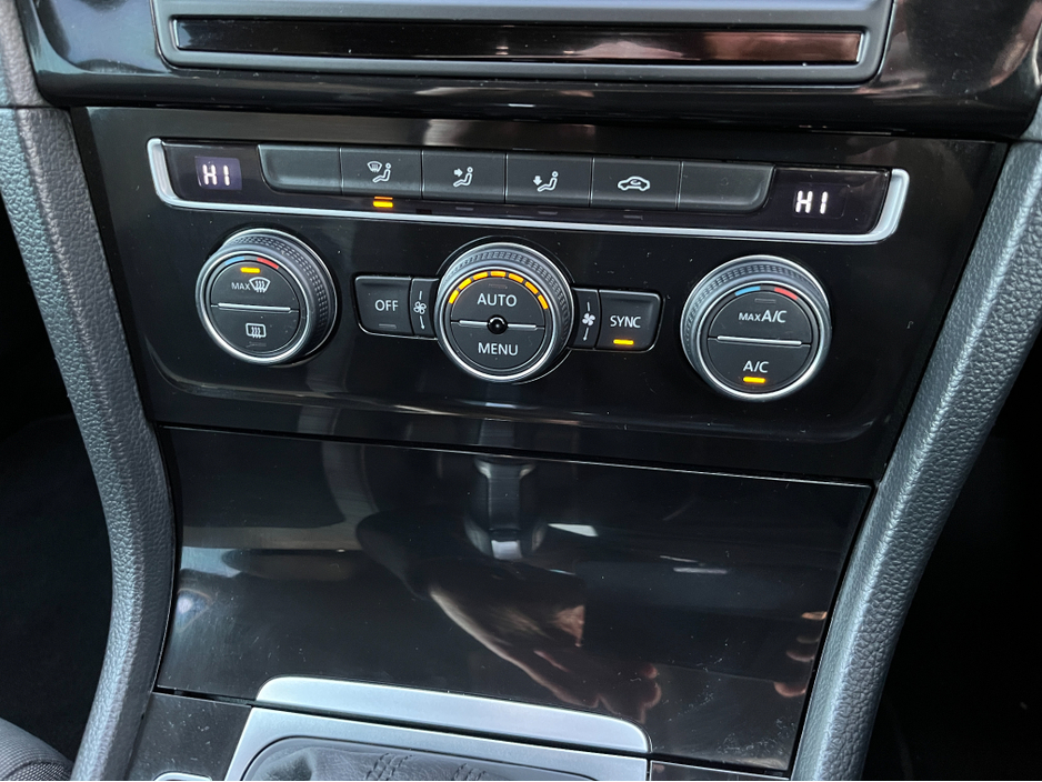 2015 Volkswagen Golf HIGHLINE AUTOMATIC 1.4 PETROL //KEYLESS ENTRY//ADAPTIVE CRUISE CONTROL//REVERSE CAMERA// €14,950