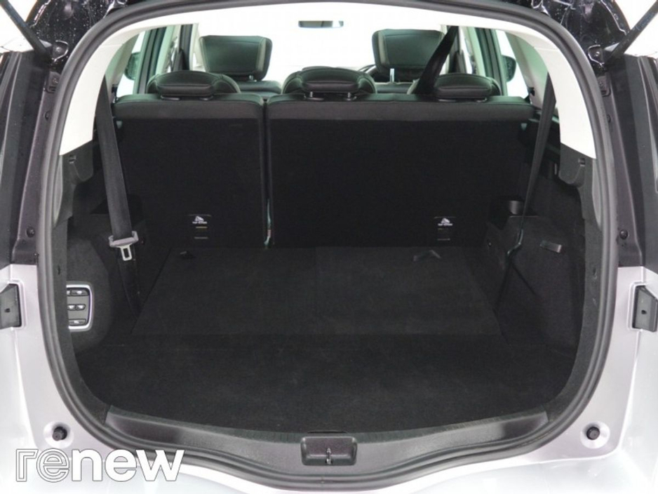 2017 Renault Grand Scenic - image 12