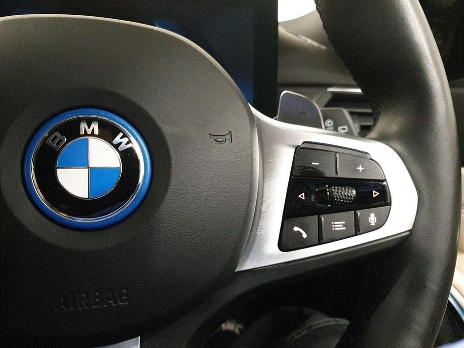 2024 BMW 3 Series - image 18