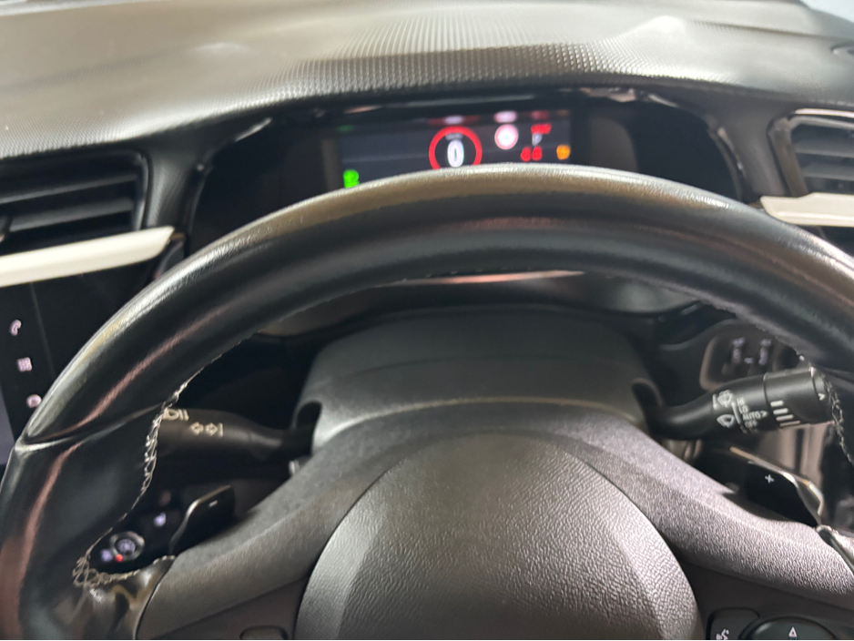 2022 Opel Corsa - image 15