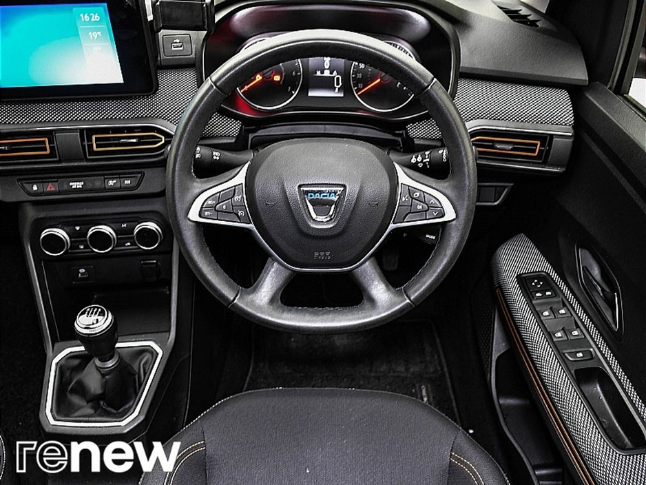 2022 Dacia Sandero Stepway - image 13