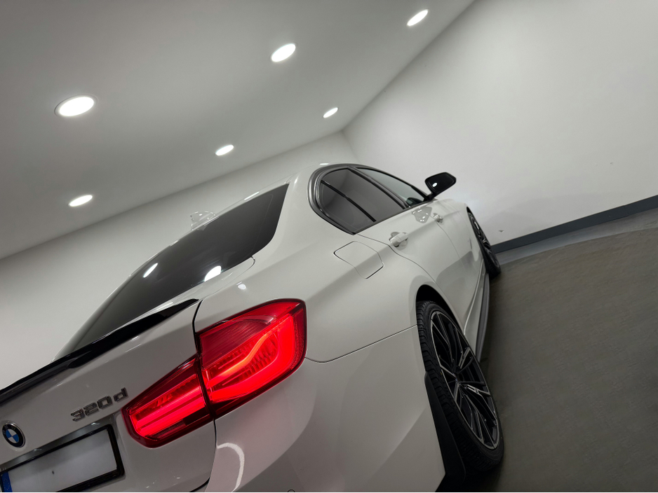 2017 BMW 3 Series SPORT 320 D €16,495