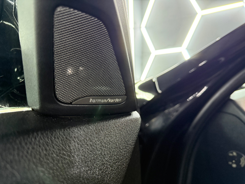 2015 BMW 5 Series - image 18