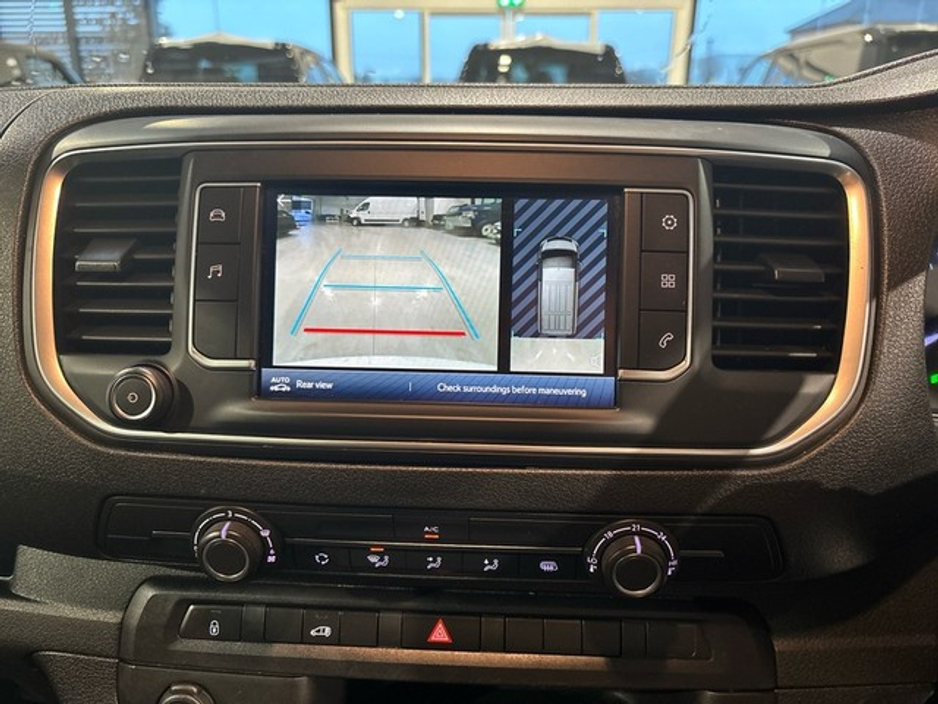 2023 Toyota Proace - image 13