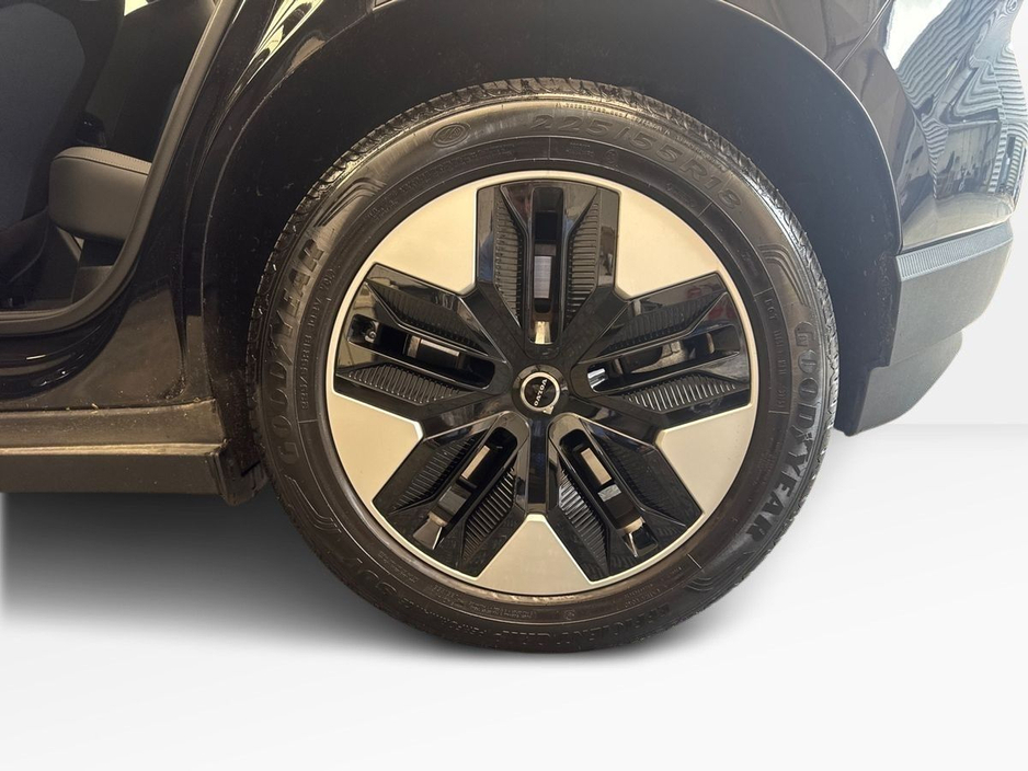 2026 Volvo EX30 - image 5