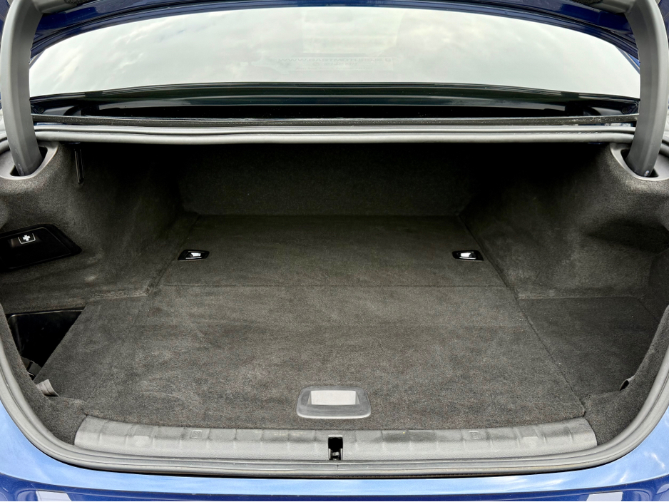 2018 BMW 5 Series - image 13