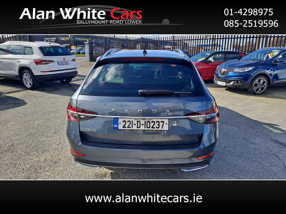 2022 Skoda Superb - image 7