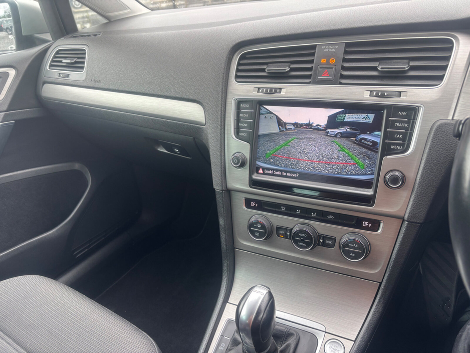 2016 Volkswagen Golf - image 6