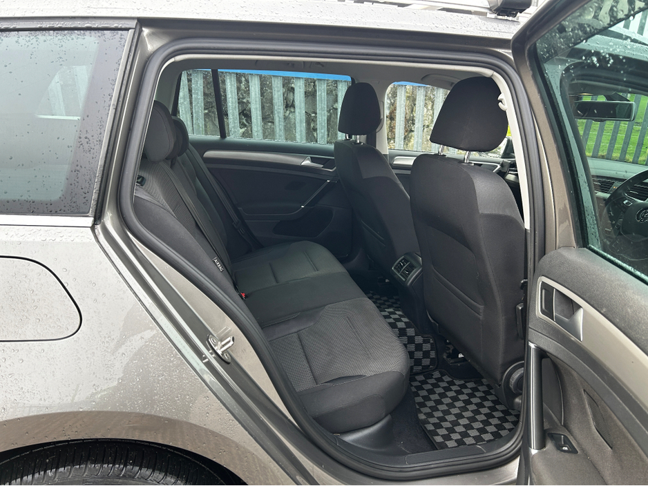 2016 Volkswagen Golf Comfortline 1.2 automatic €13,500