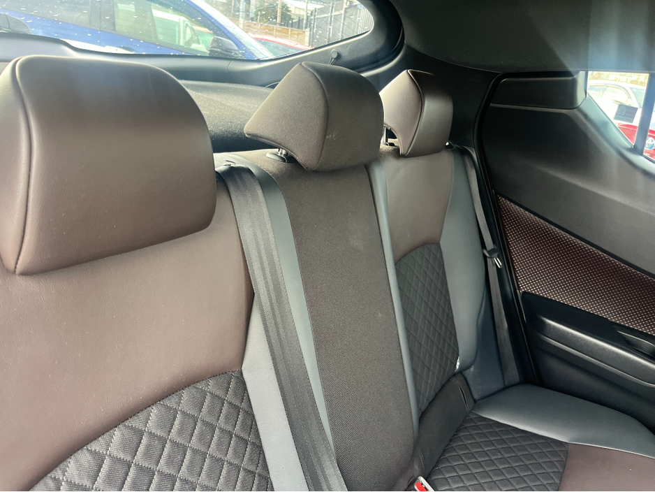 2018 Toyota C-HR 1.8 HYBRID AUTO LOW KM HIGH SPEC €18,750